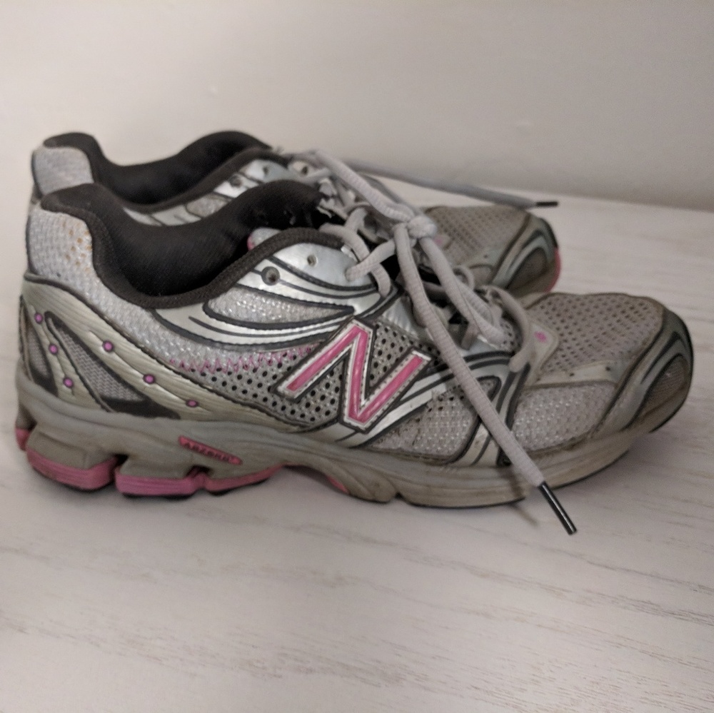 New Balance 580 degrees running shoes (8)